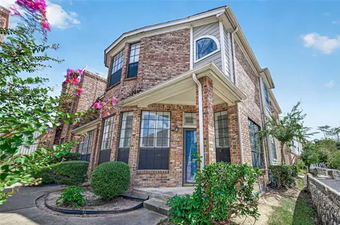 8888 Benning Dr #204, Houston, TX 77031