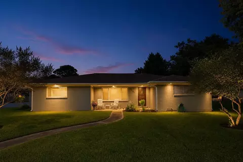 5501 Main St, Santa Fe, TX 77510