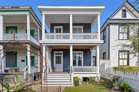1518 Winnie St, Galveston, TX 77550