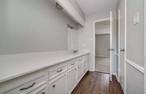 Bath - 6935 Falling Waters Dr, Spring, TX 77379 photo 3 of 10