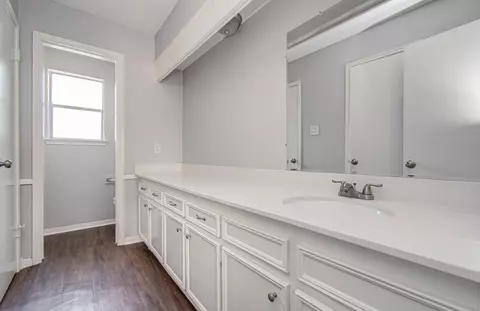 Bath - 6935 Falling Waters Dr, Spring, TX 77379 photo 5 of 10
