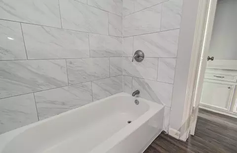 Bath - 6935 Falling Waters Dr, Spring, TX 77379 photo 1 of 10