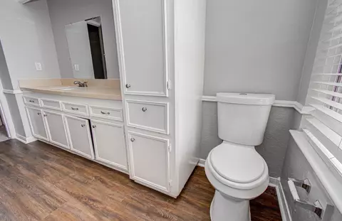 Bath - 6935 Falling Waters Dr, Spring, TX 77379 photo 7 of 10