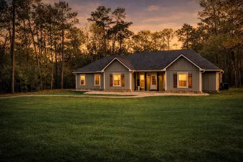 10040 Shepard Hill Rd, Willis, TX 77318