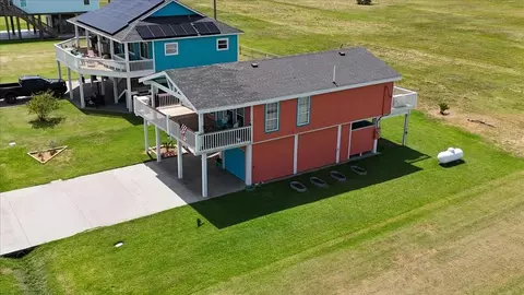 3343 Pirates Cv, Crystal Beach, TX 77650