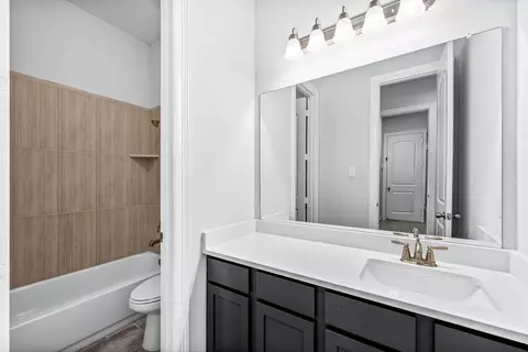 Bath - 2307 Jitterbug Ln, Katy, TX 77493 photo 5 of 5