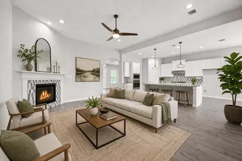 Living - 2307 Jitterbug Ln, Katy, TX 77493 photo 6 of 7