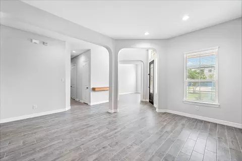 Living - 2307 Jitterbug Ln, Katy, TX 77493 photo 2 of 7