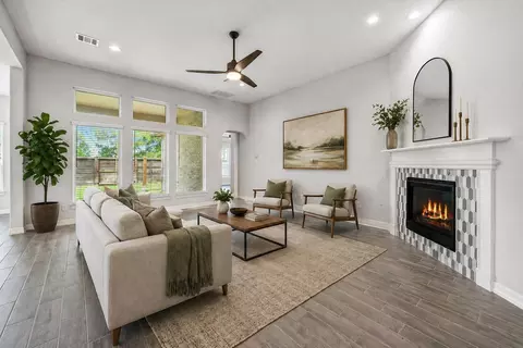 Living - 2307 Jitterbug Ln, Katy, TX 77493 photo 3 of 7