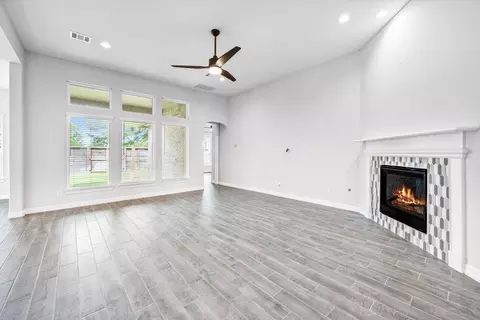 Living - 2307 Jitterbug Ln, Katy, TX 77493 photo 4 of 7