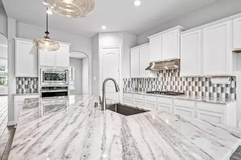 Kitchen - 2307 Jitterbug Ln, Katy, TX 77493 photo 1 of 2