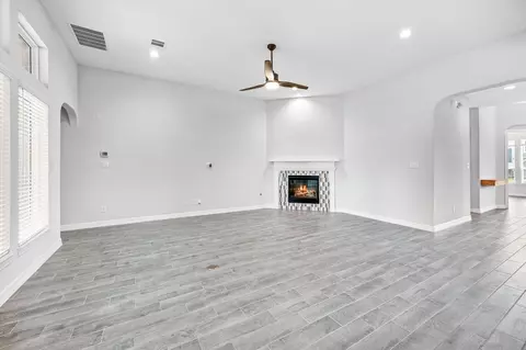 Living - 2307 Jitterbug Ln, Katy, TX 77493 photo 5 of 7