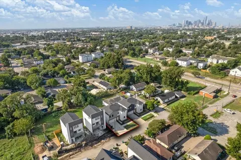 5604 Mulvey St, Houston, TX 77020