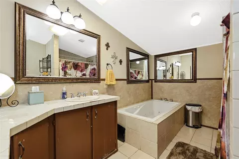Bath - 14985 Wiggins Rd, Conroe, TX 77302 photo 3 of 7