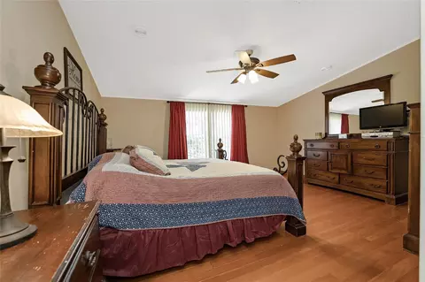 Bedroom - 14985 Wiggins Rd, Conroe, TX 77302 photo 5 of 7