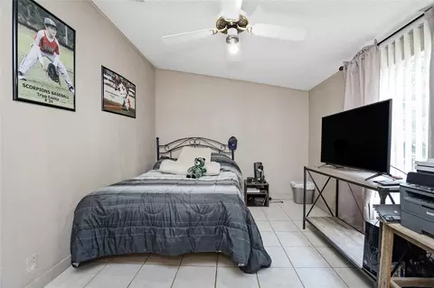 Bedroom - 14985 Wiggins Rd, Conroe, TX 77302 photo 4 of 7