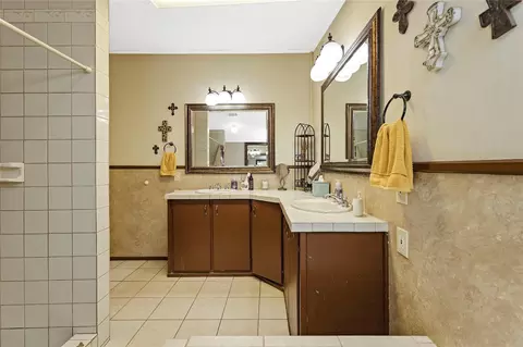 Bath - 14985 Wiggins Rd, Conroe, TX 77302 photo 6 of 7