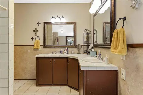 Bath - 14985 Wiggins Rd, Conroe, TX 77302 photo 5 of 7