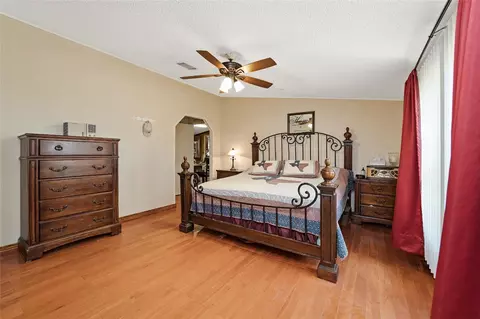 Bedroom - 14985 Wiggins Rd, Conroe, TX 77302 photo 6 of 7