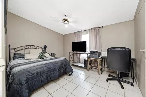 Bedroom - 14985 Wiggins Rd, Conroe, TX 77302 photo 3 of 7