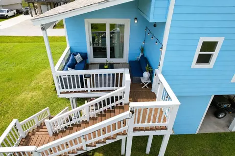 3931 Grayson Dr, Galveston, TX 77554