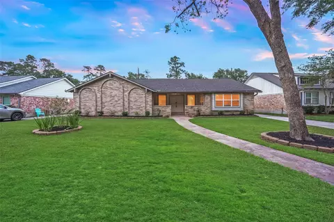25510 Many Oak Dr, Spring, TX 77380
