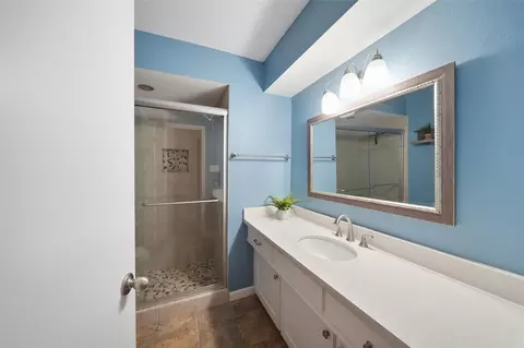 Bath - 25510 Many Oak Dr, Spring, TX 77380 photo 2 of 2
