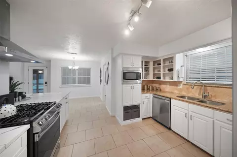 Kitchen - 25510 Many Oak Dr, Spring, TX 77380 photo 1 of 3