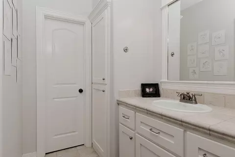 Bath - 28107 Buena Way, Spring, TX 77386 photo 6 of 7