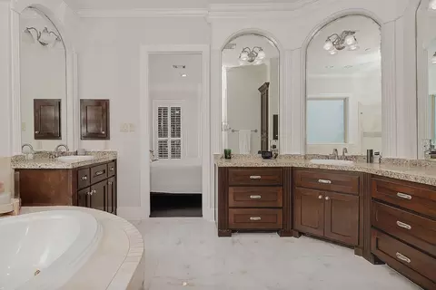 Bath - 28107 Buena Way, Spring, TX 77386 photo 4 of 7