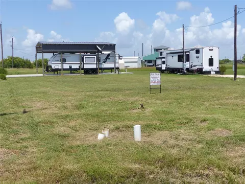 731 Porpoise Drive Dr, Palacios, TX 77465