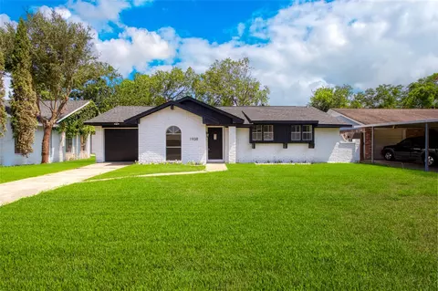 1938 Barnsley Ln, Houston, TX 77088