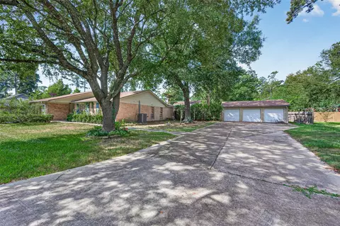 10211 Kerr Ln, Conroe, TX 77385