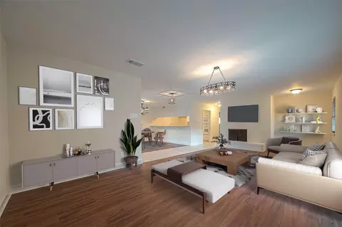20 Champions Colony E, Houston, TX 77069