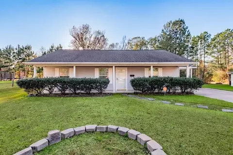 111 Hemlock Rd, Lufkin, TX 75901