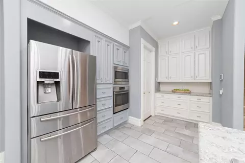 Kitchen - 16114 Lafone Dr, Spring, TX 77379 photo 4 of 5