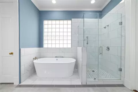 Bath - 16114 Lafone Dr, Spring, TX 77379 photo 3 of 6