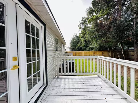 Exterior - 16474 Spring Rain Ct, Conroe, TX 77302 photo 4 of 9