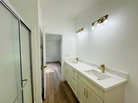 Bath - 16474 Spring Rain Ct, Conroe, TX 77302 photo 3 of 4