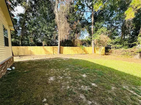 Exterior - 16474 Spring Rain Ct, Conroe, TX 77302 photo 7 of 9