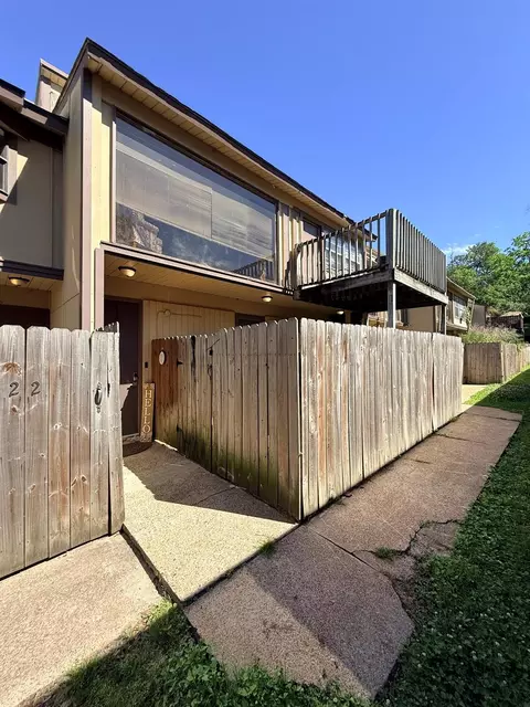 23 Lakeway St, Panorama Village, TX 77304