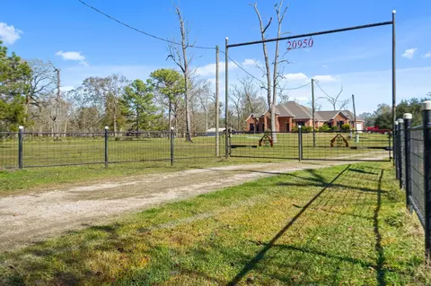 20950 Shady Ln, Crosby, TX 77532