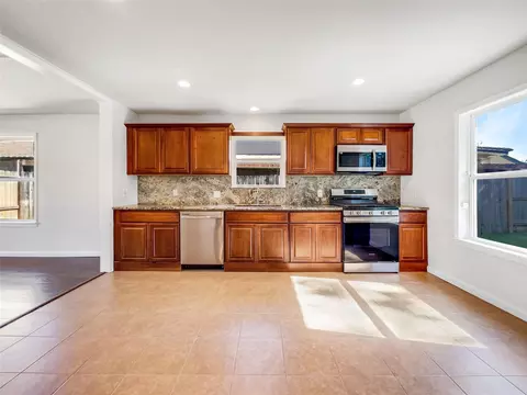 Kitchen - 3407 Peachstone Pl, Spring, TX 77389 photo 2 of 2
