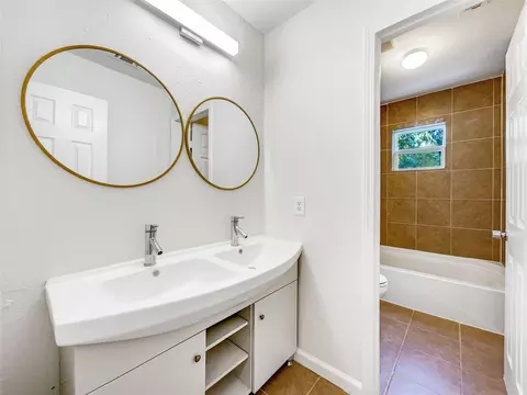 Bath - 3407 Peachstone Pl, Spring, TX 77389 photo 3 of 3