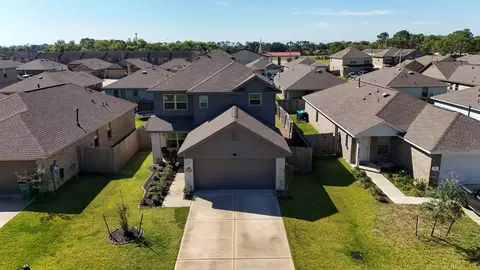 209 Bennett Loop, Angleton, TX 77515 photo 1
