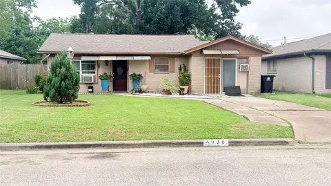 4930 Teton St, Houston, TX 77033