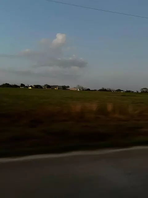 1007 Chuckwagon Trl, Angleton, TX 77515 photo 6