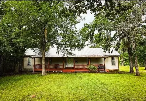 38 Martha Ln, Huntsville, TX 77320