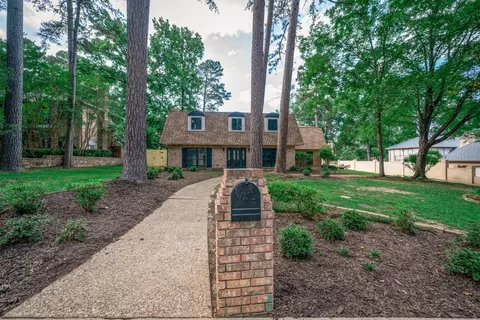 1503 Waterlily Ln, Longview, TX 75604