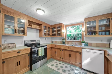 Kitchen - 263 Travis Ln, Trinity, TX 75862 photo 3 of 5